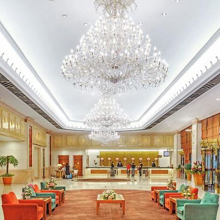 Golden Crown China Hotel Taipa  Bagian luar foto
