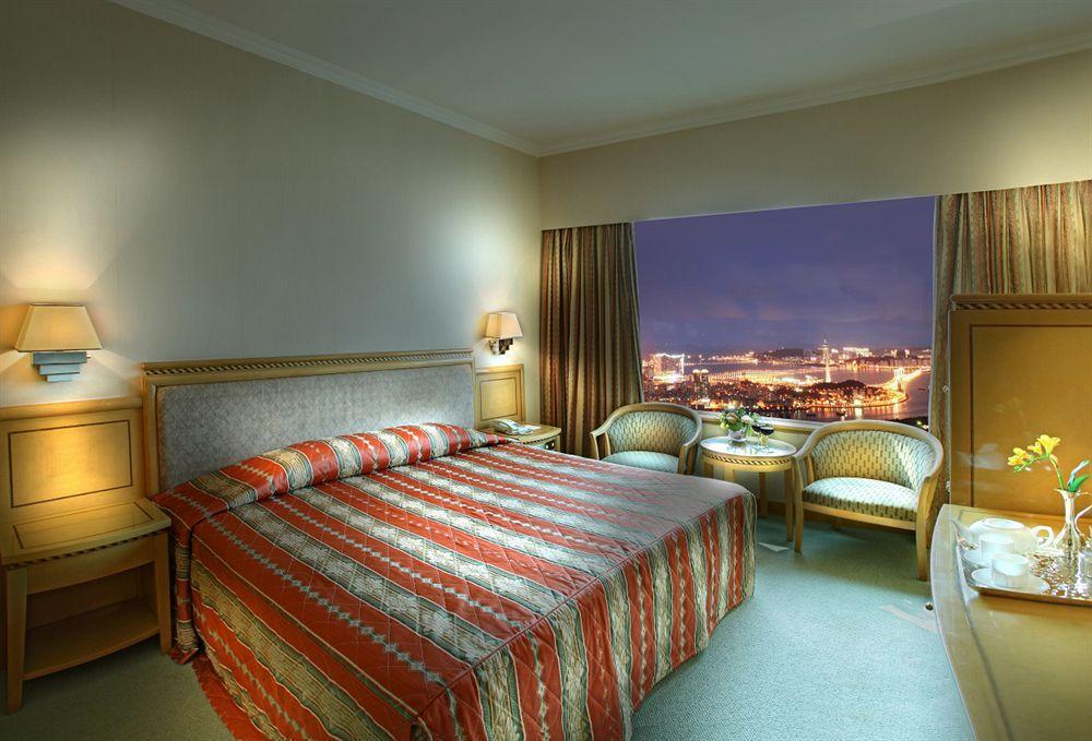 Golden Crown China Hotel Taipa  Bagian luar foto