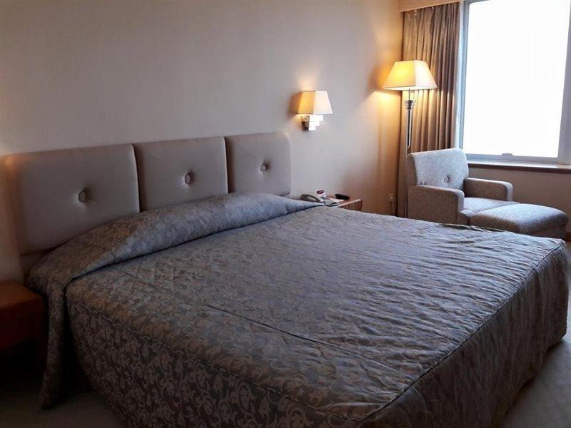 Golden Crown China Hotel Taipa  Bagian luar foto