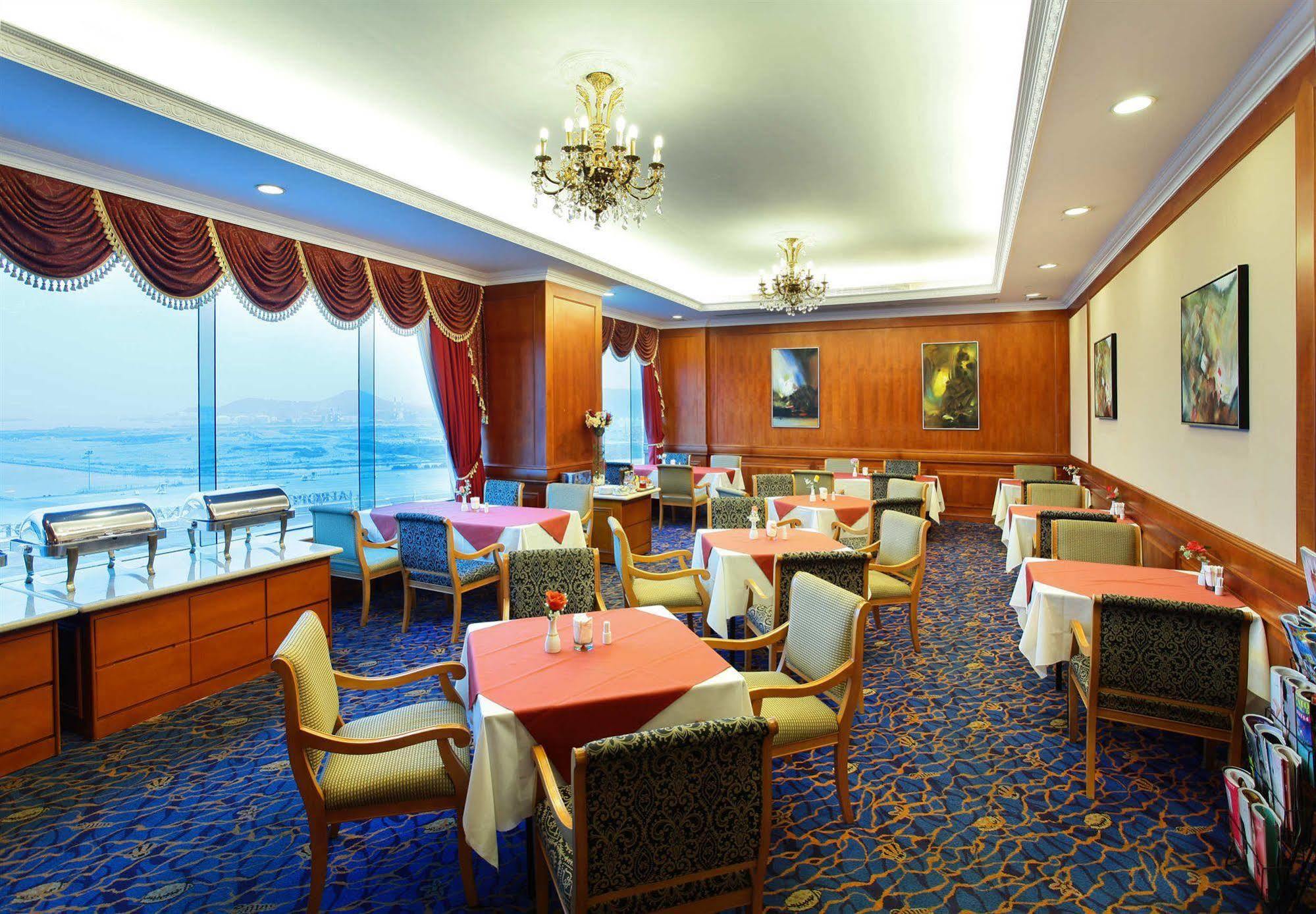 Golden Crown China Hotel Taipa  Bagian luar foto