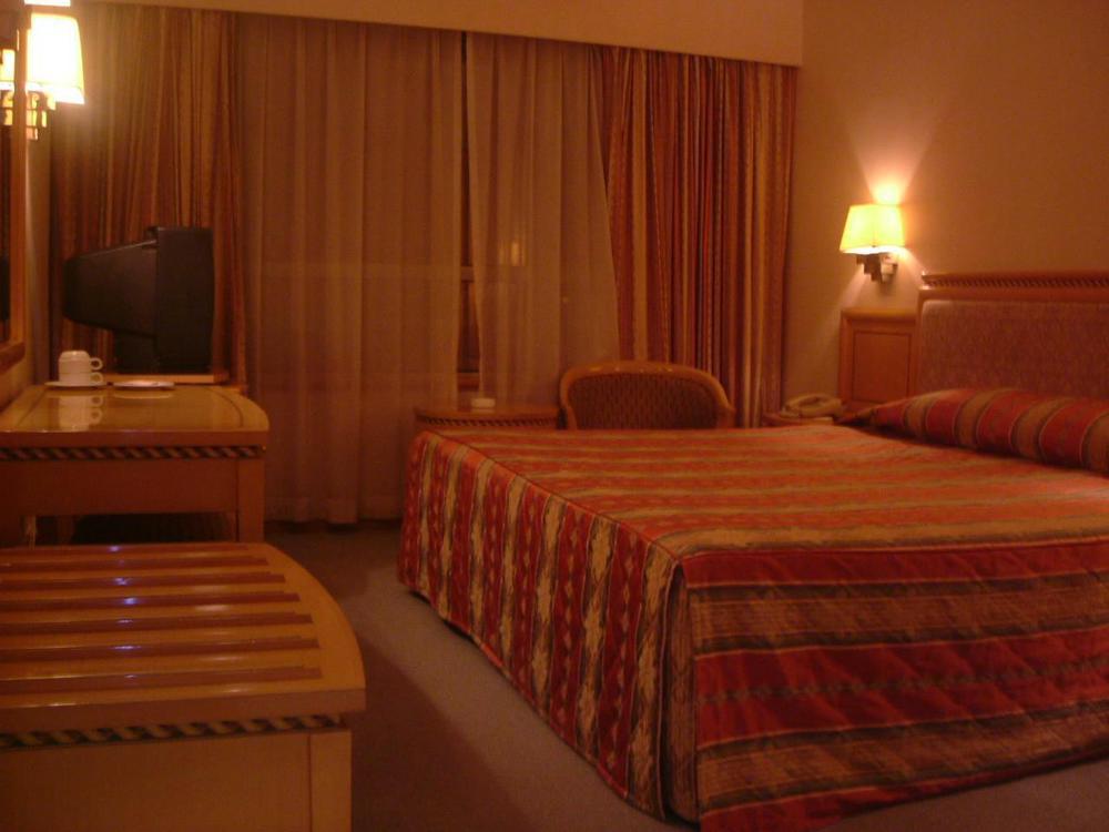 Golden Crown China Hotel Taipa  Bagian luar foto